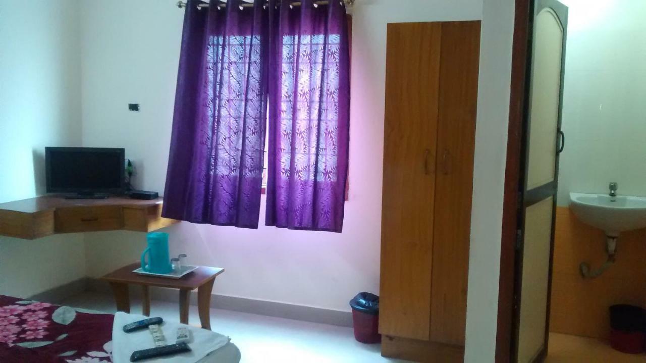 Central Saphire Residency-Only For Indians Ченай Екстериор снимка