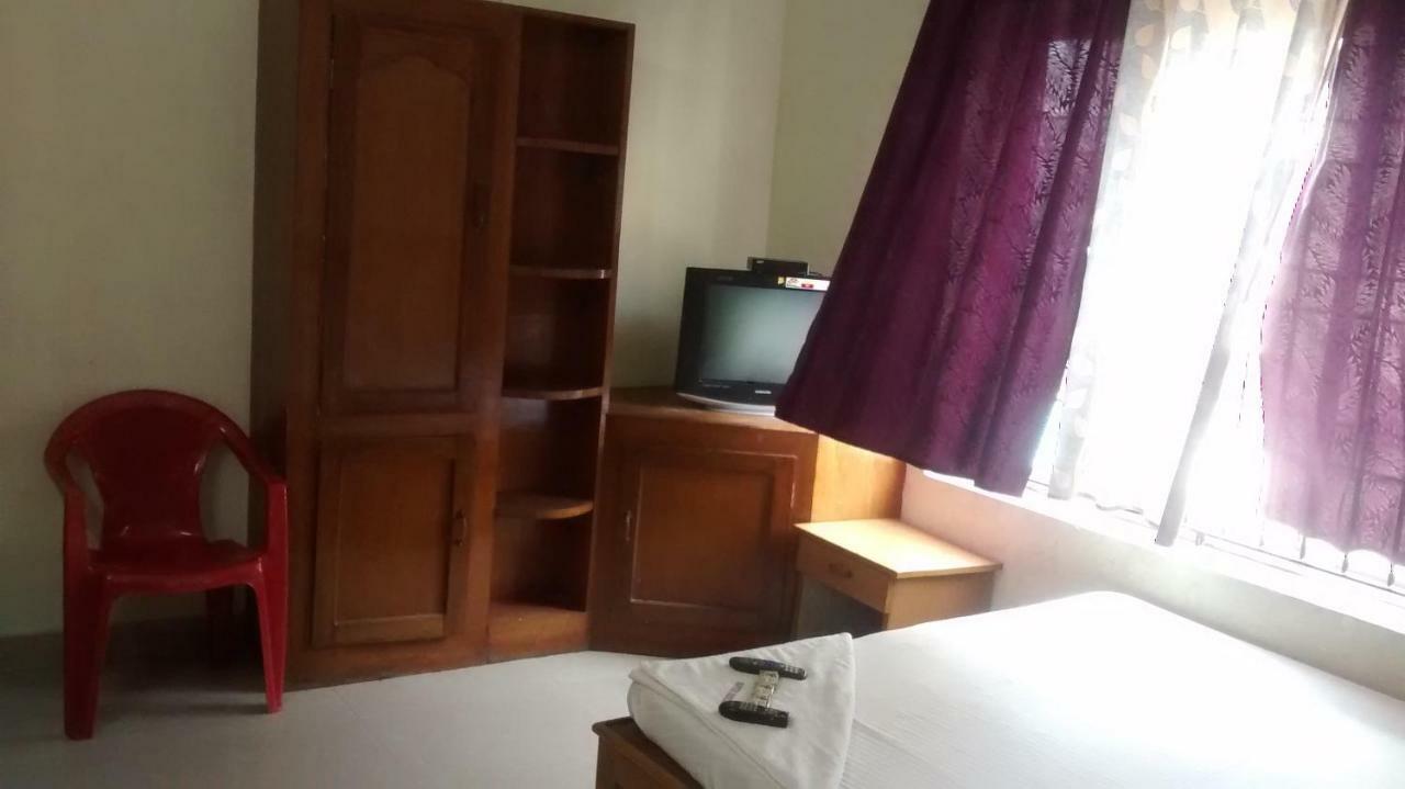 Central Saphire Residency-Only For Indians Ченай Екстериор снимка