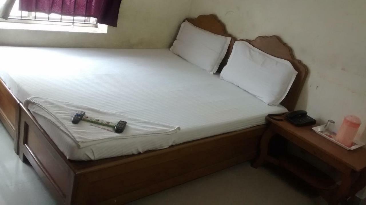 Central Saphire Residency-Only For Indians Ченай Екстериор снимка